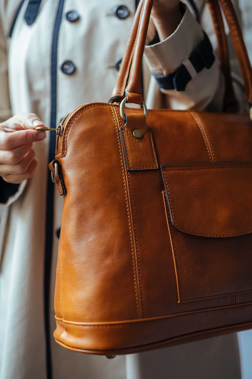 Aigin Milano Borsa a Mano in Pelle Miele pieno fiore
