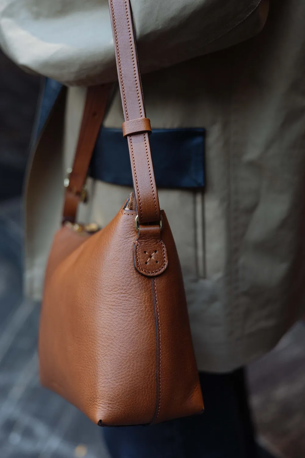 Aigin Milano Minimal borsa tracolla miele pieno fiore
