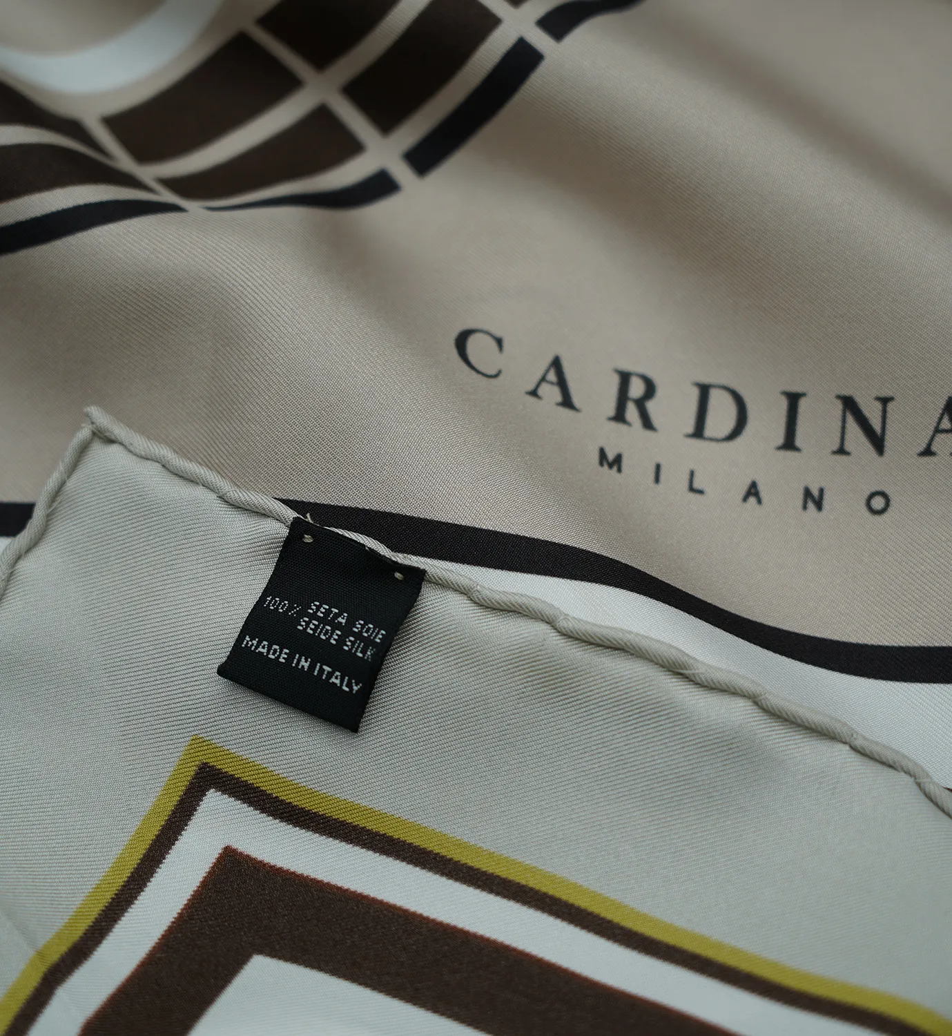 Cardinal Milano The Flowers foulard seta beige