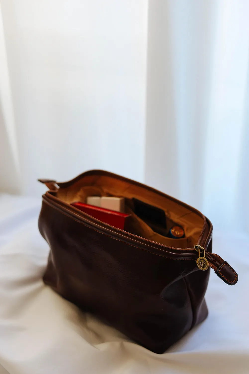 Aigin Milano beauty case viaggio pelle marrone zip