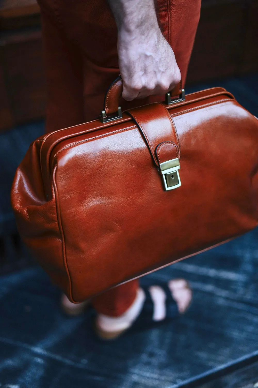 Aigin Milano doctor bag pelle miele full grain 37 cm