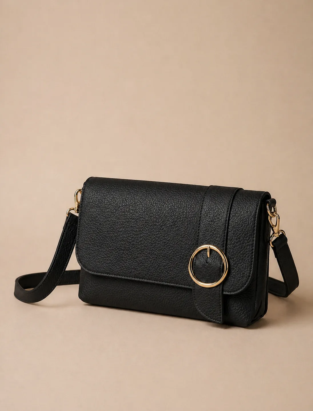 Figus Ele clutch pelle tracolla asimmetrica