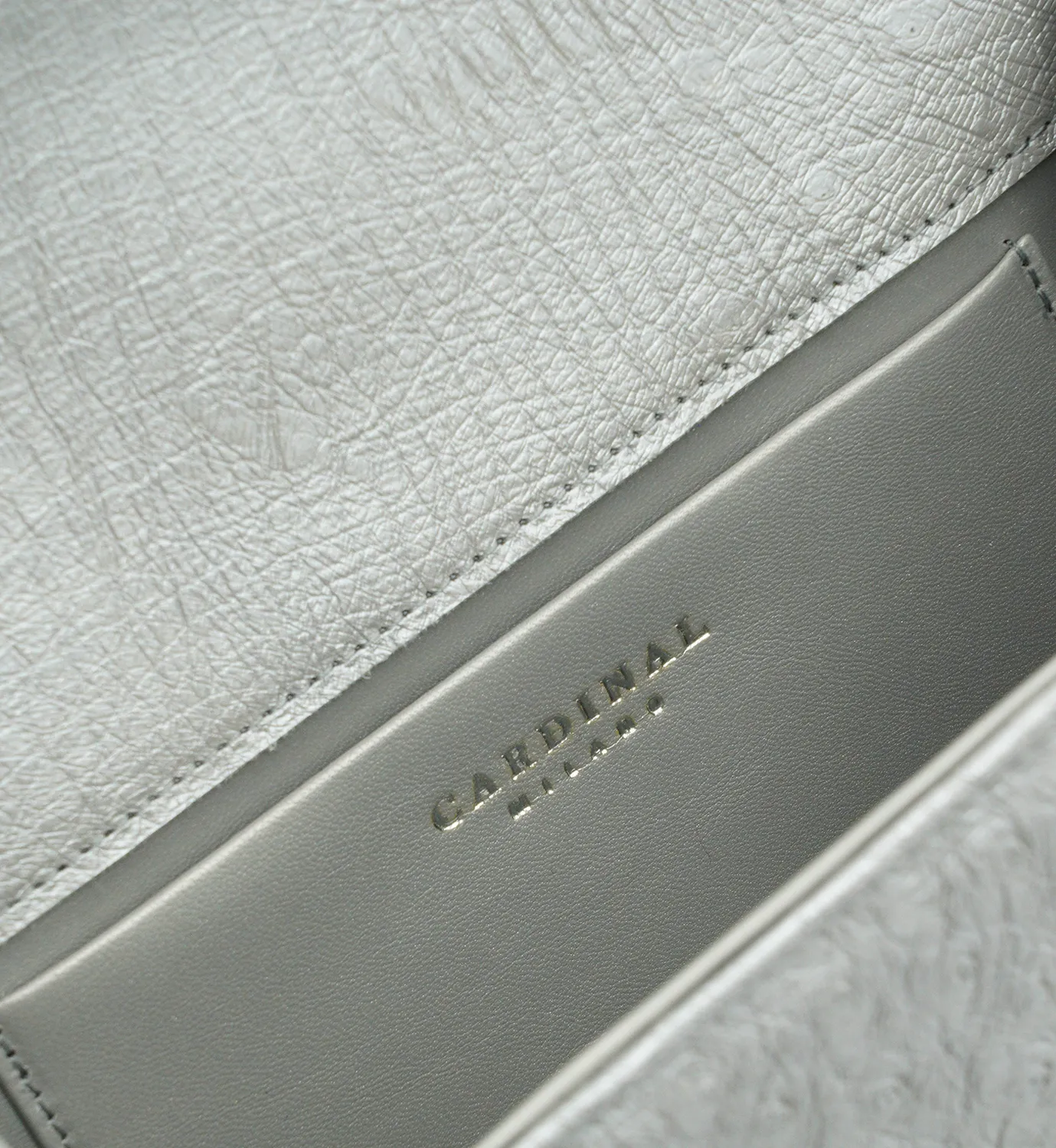 Cardinal Milano Lisa pochette argento struzzo tracolla