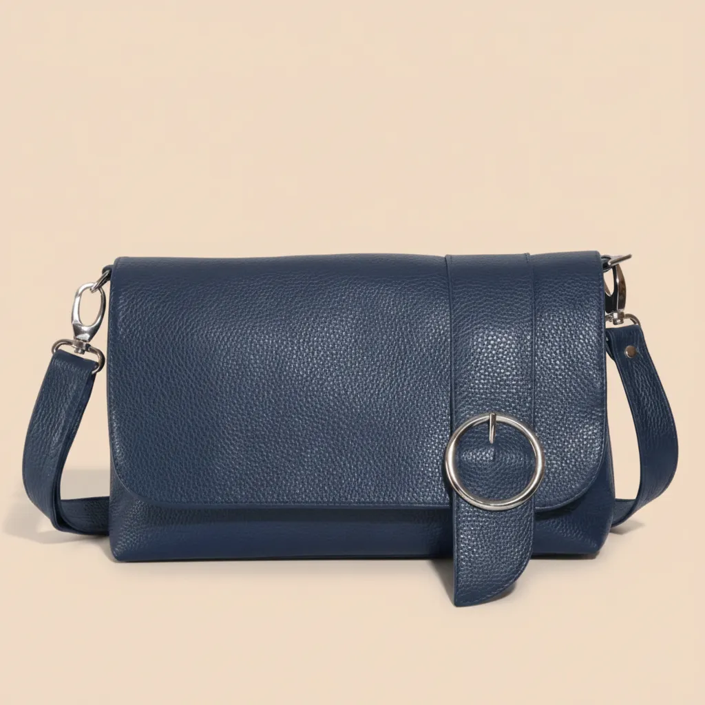 Figus Ele clutch pelle tracolla asimmetrica