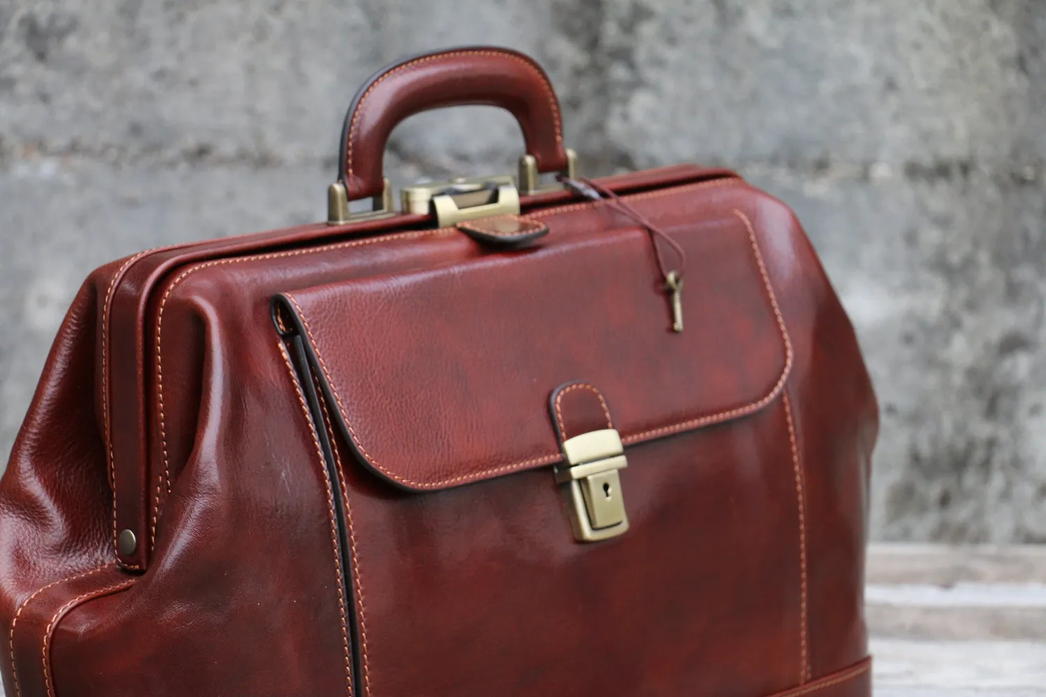 Aigin Milano Large Leather Doctor Bag borsa medico nera pelle