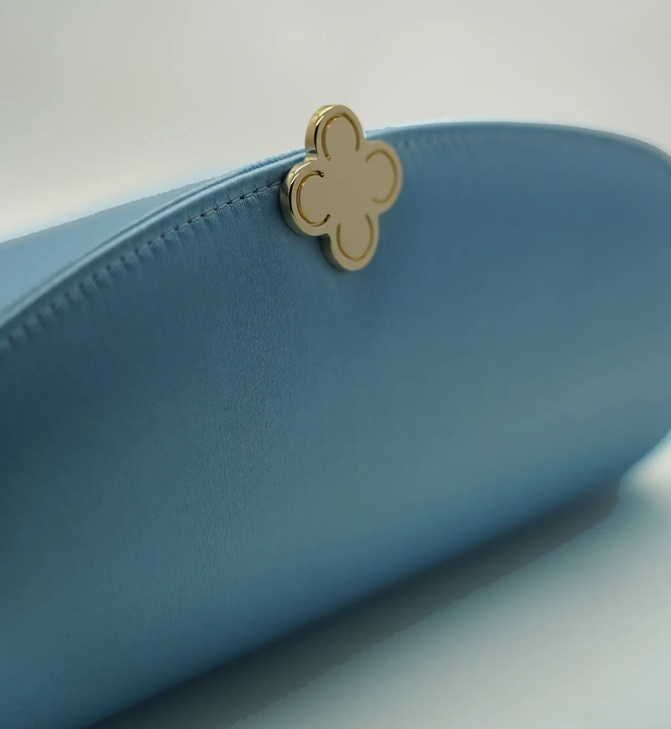 Cardinal Milano Lady Princess Sky Blue clutch seta azzurra