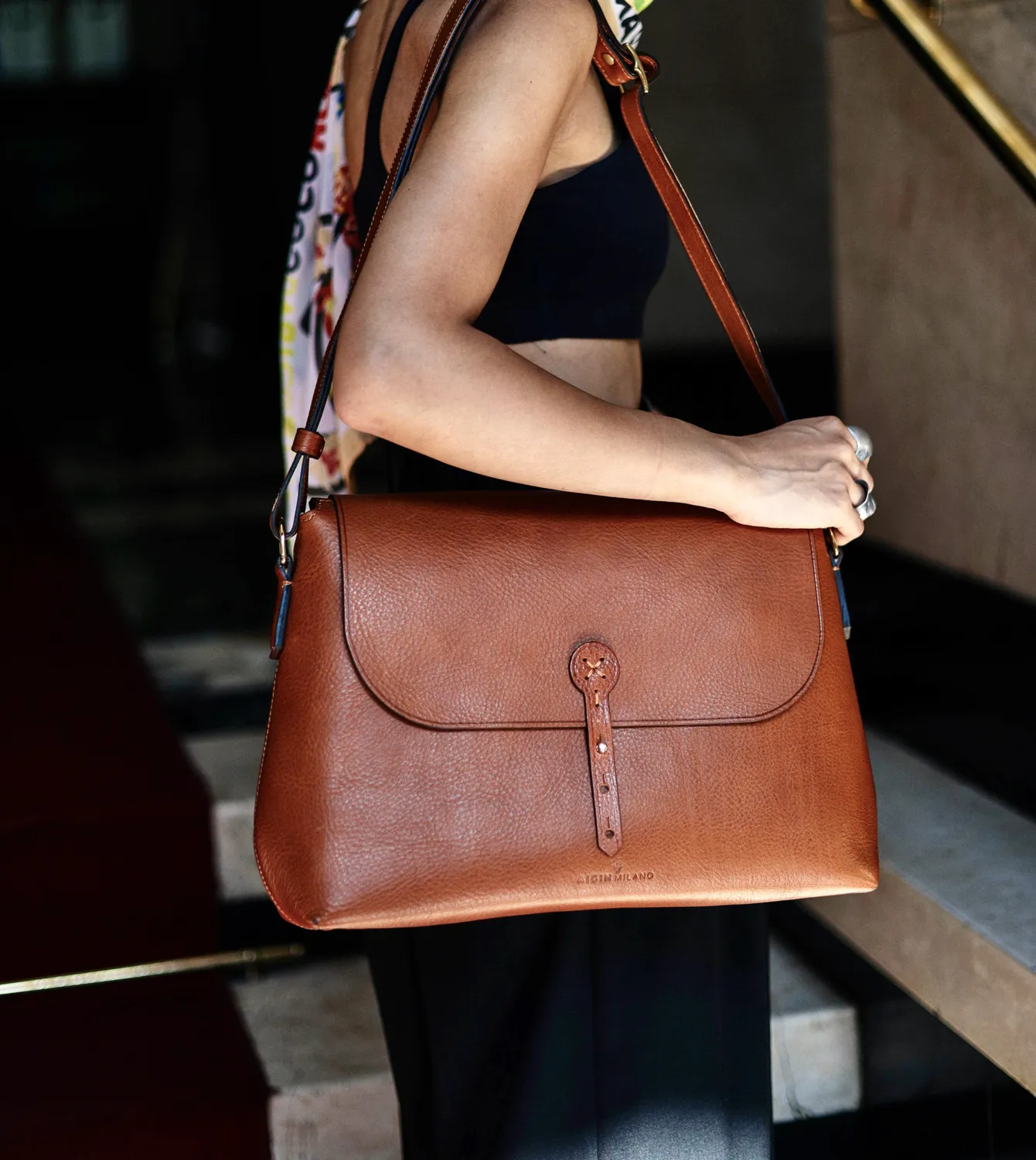Aigin Milano Leather Bag tracolla miele pelle pieno fiore