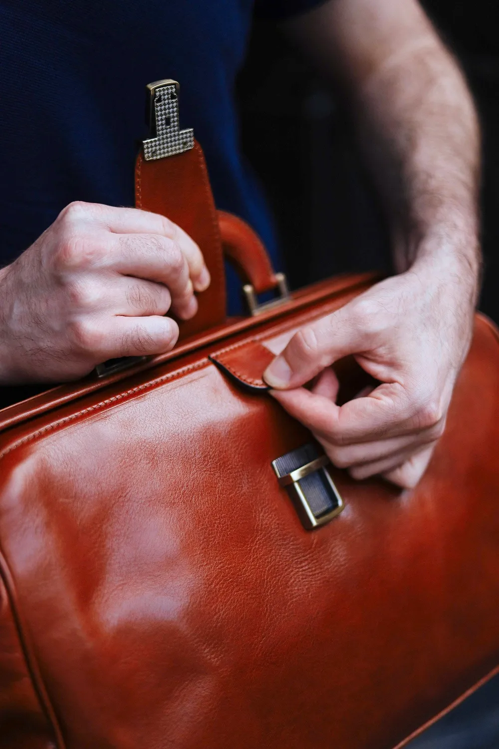 Aigin Milano doctor bag pelle miele full grain 37 cm