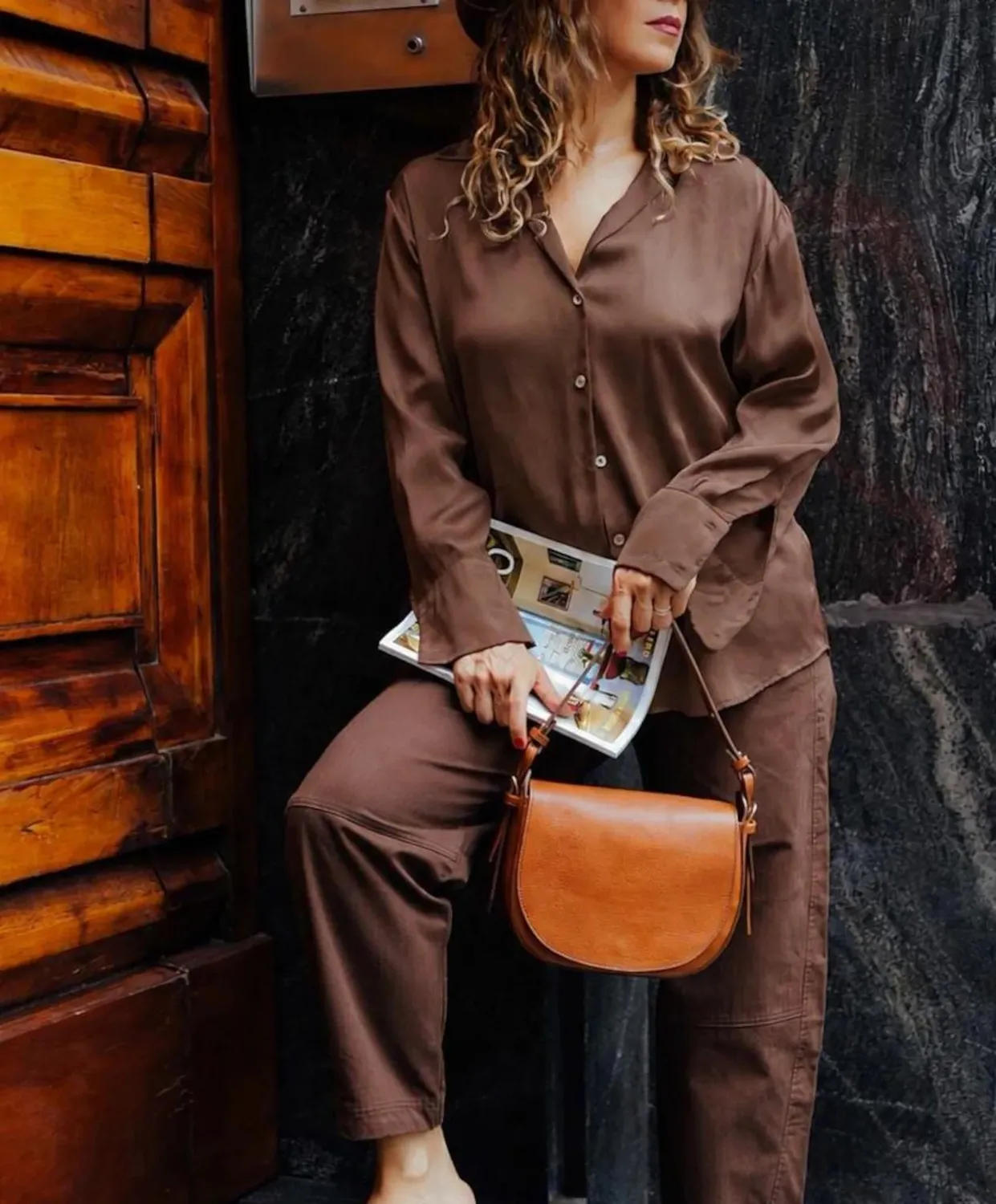 Aigin Milano Shaped in Leather crossbody borsa compatta pelle