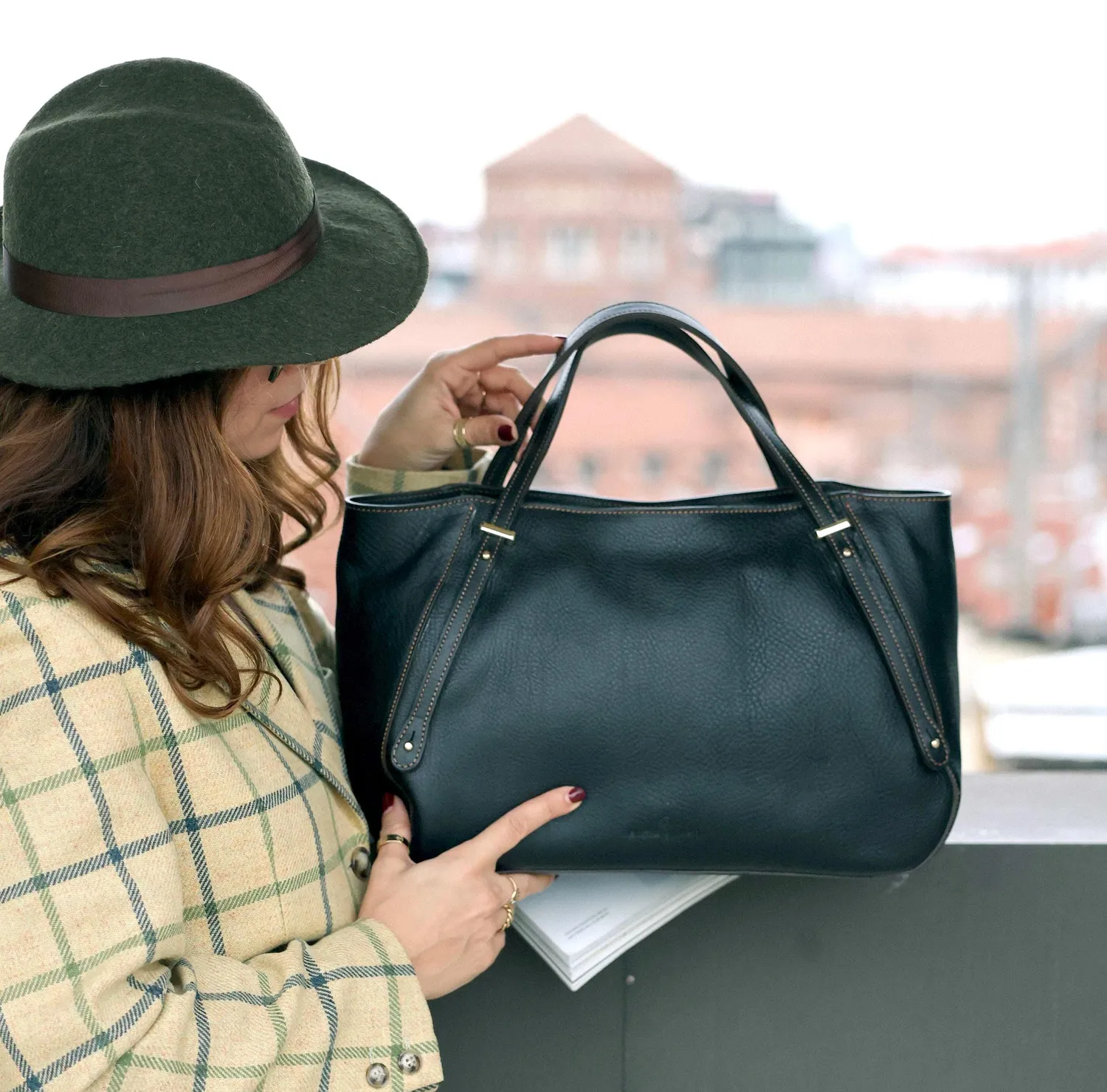 Aigin Milano Everyday Bag borsa pelle blu spalla