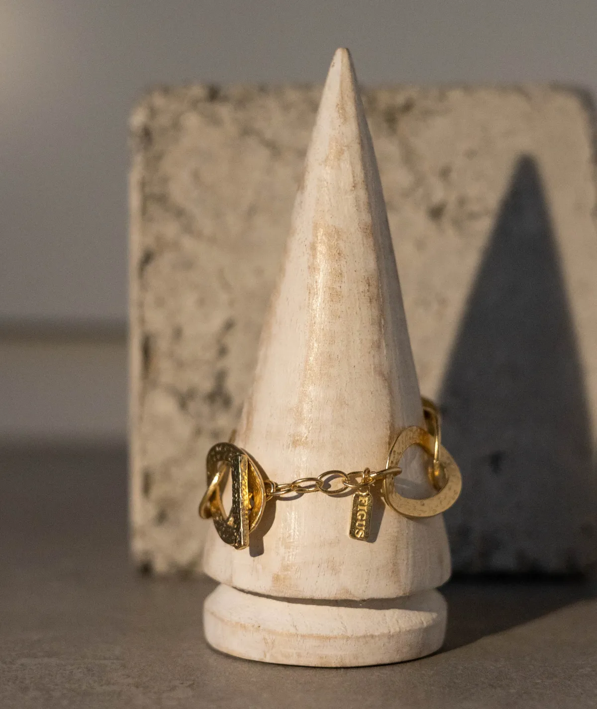 Figus Alice battuto Gold bracciale oro