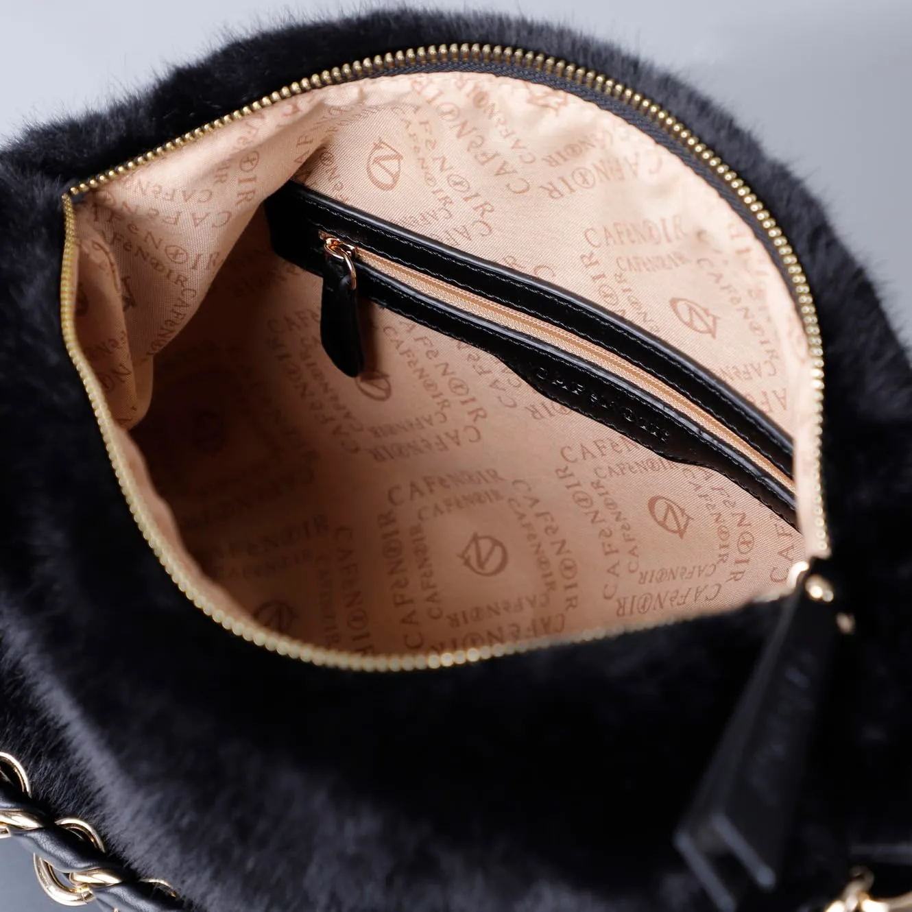 CafèNoir Borsa a Spalla Pelliccia Sintetica Nera Catena