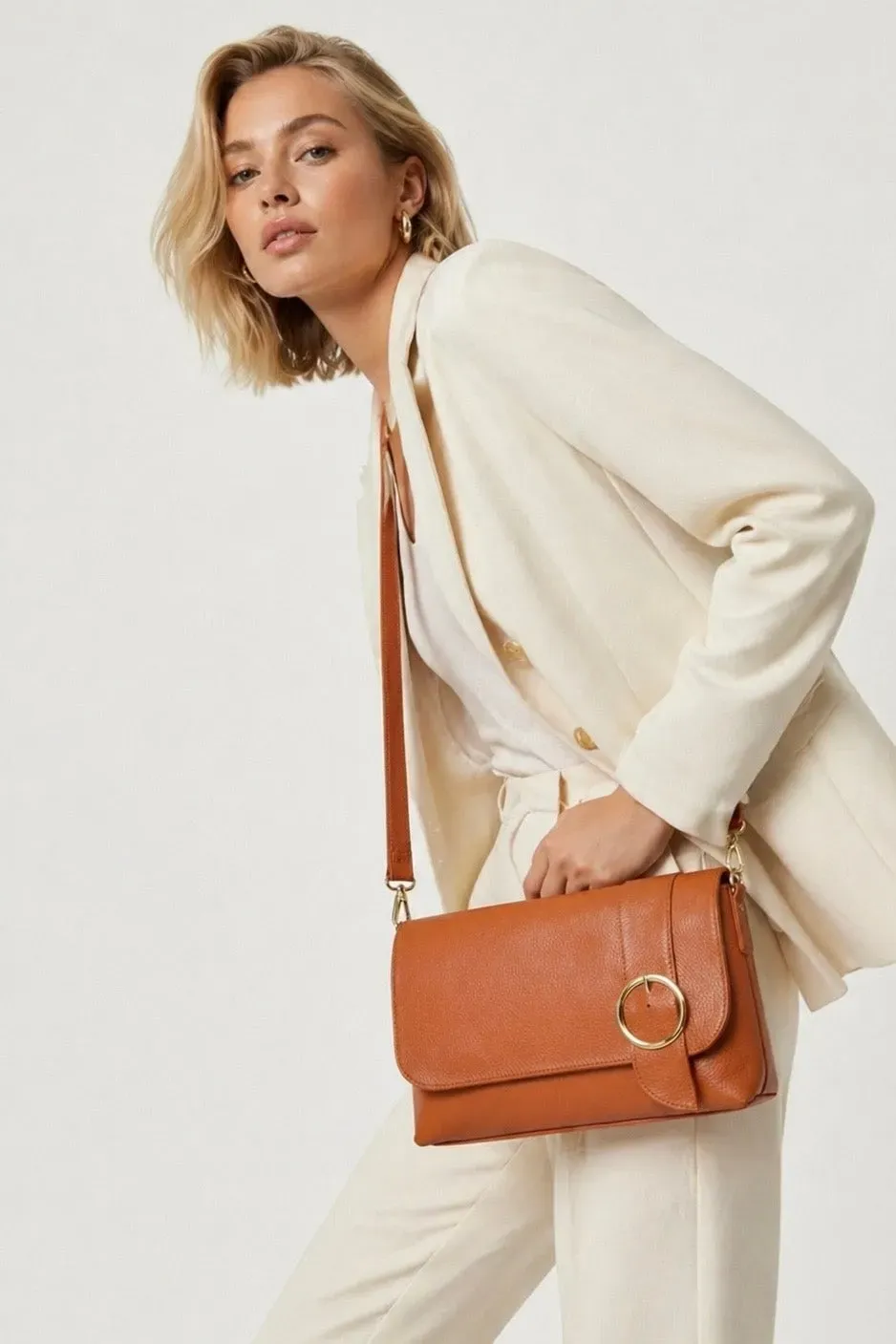 Figus Ele clutch pelle tracolla asimmetrica
