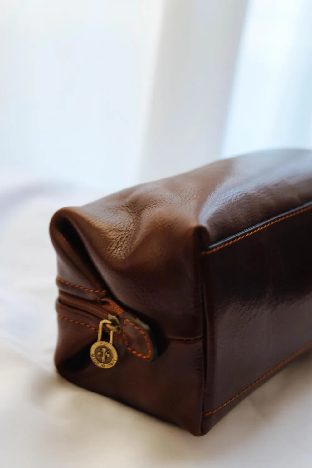 Aigin Milano beauty case viaggio pelle marrone zip