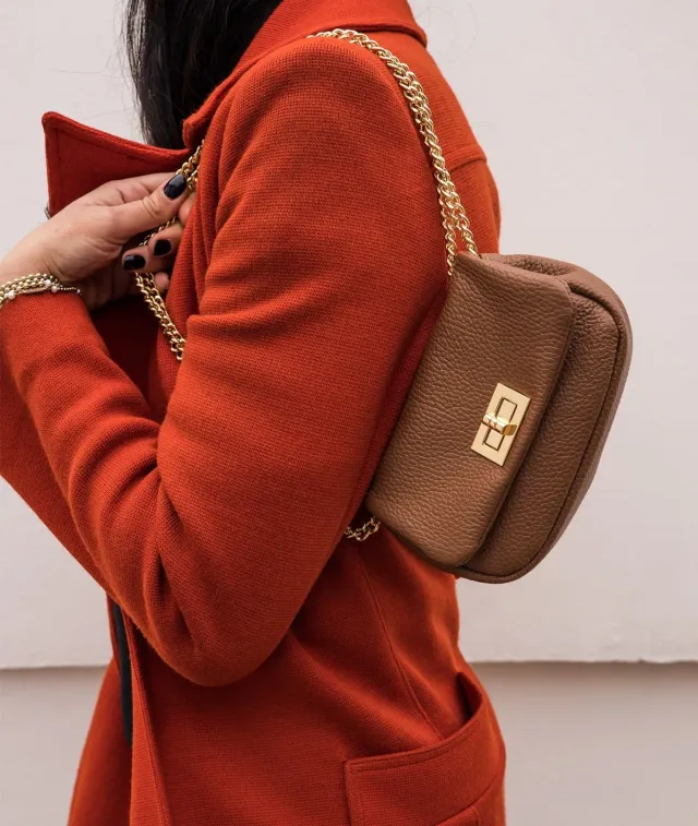 Figus NotSoMicro Bag minibag pelle catena oro