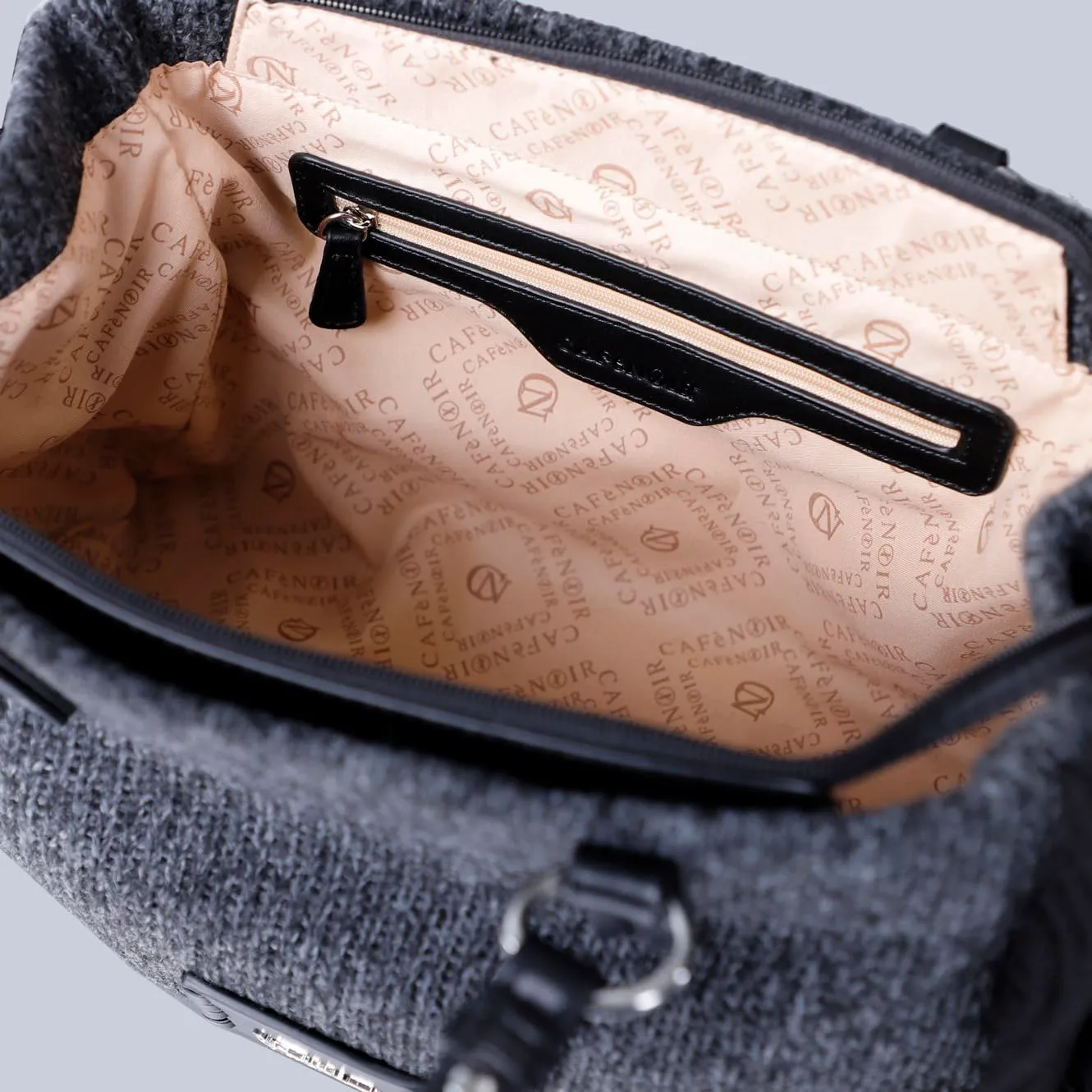 CafèNoir Borsa a Mano Maglia Nera Frange Lana