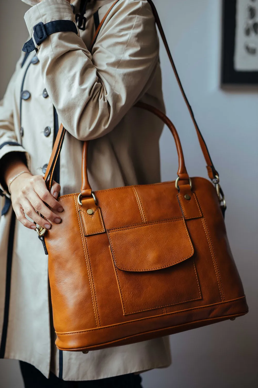 Aigin Milano Borsa a Mano in Pelle Miele pieno fiore