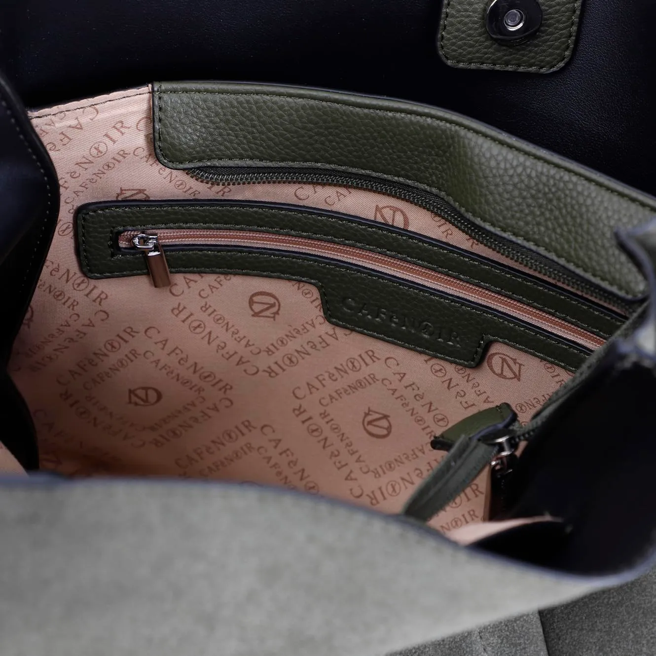 CafèNoir Borsa a Spalla Effetto Suede Oliva Lettering