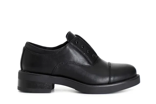 CafèNoir Francesina similpelle borchie derby nero