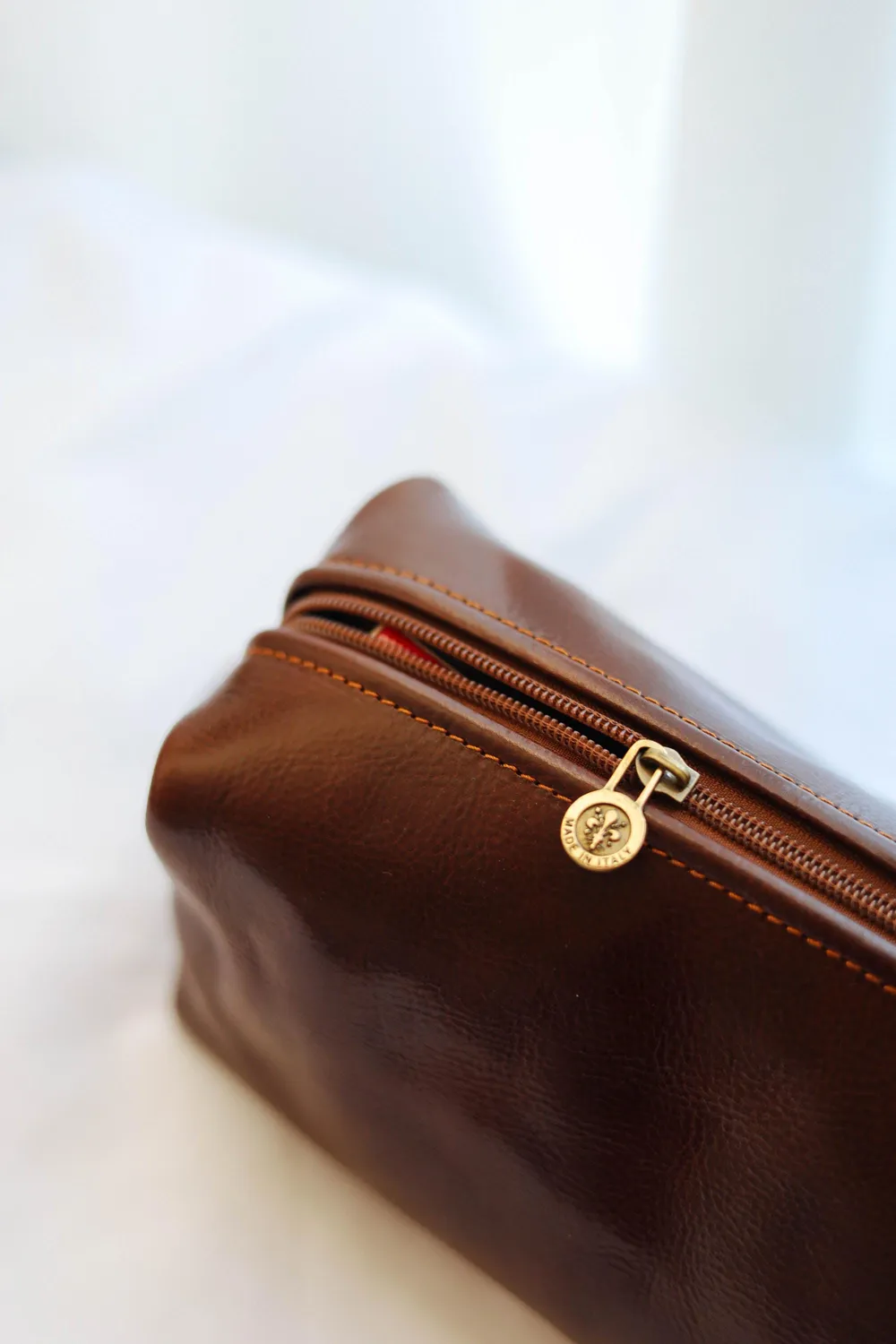 Aigin Milano beauty case viaggio pelle marrone zip